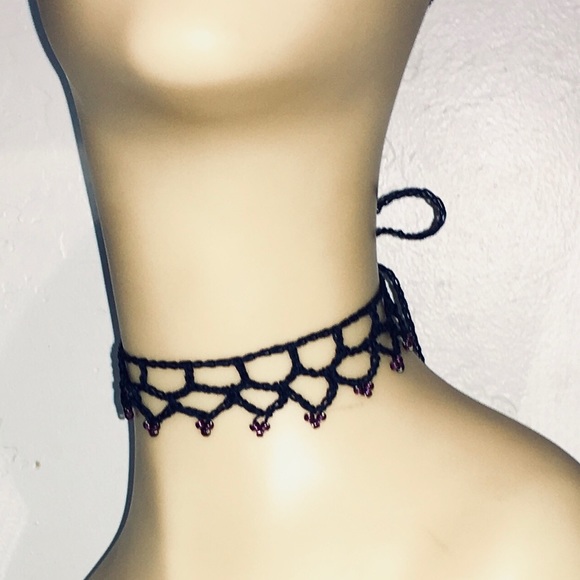 Hand Crafted Delicate Victorian Crochet Choker - Picture 8 of 8